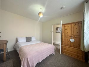 Bedroom- click for photo gallery